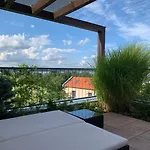 Palava 1 S Terasou A Vyhledem Na Jezero بافلوف